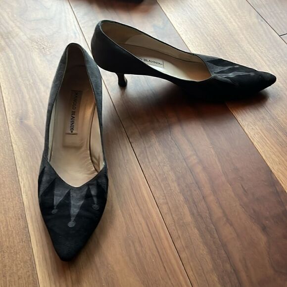 Manolo Blahnik grey and black suede micro pumps - Picture 3 of 5